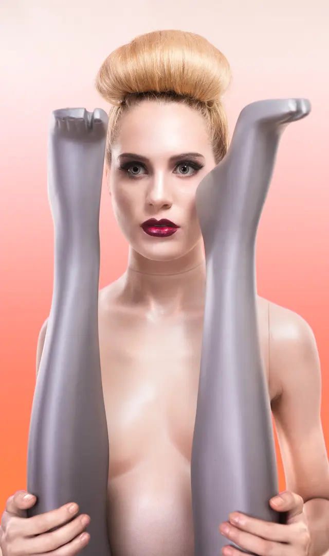 Girl Perfected, photo 2 by Olivier Hero Dressen