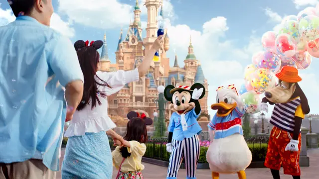 Disney Resort "Summer Campaign", still 2
