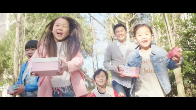 Kinder "The Surprise", still 1