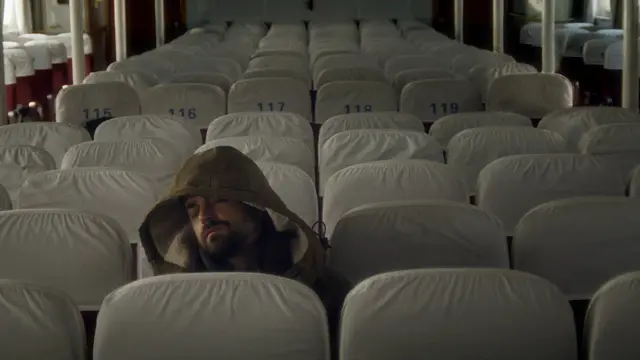 Kite, still 4