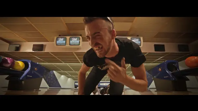 Music Video Frades and Sika "Autour D'un verre", still 4