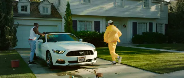 Music Video Romeo Elvis & The Motel "Dessert", still 1