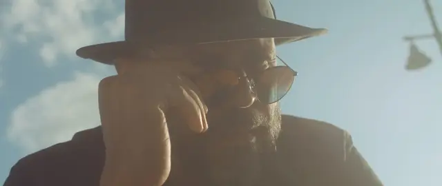 Music Video Zulu "The Right End", still 10